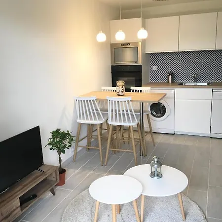 公寓 Rez De Jardin En Acces Direct *